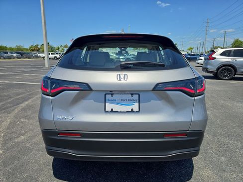 Certified 2025 Honda HR-V LX image 5