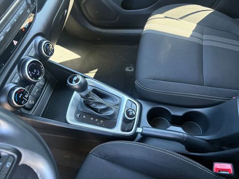 Used 2025 Hyundai Venue SEL image 41