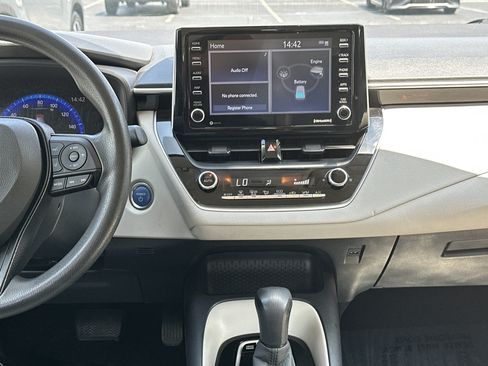 Used 2021 Toyota Corolla LE FWD image 30