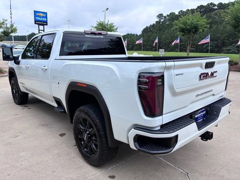 Used 2025 GMC Sierra 2500 AT4 AWD/4WD image 10