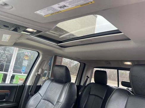 Used 2018 RAM 1500 Laramie AWD/4WD image 19