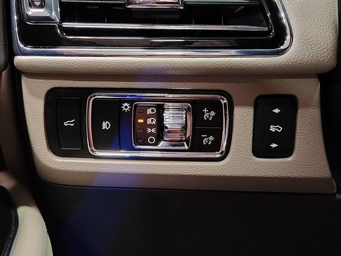 Used 2024 Lincoln Navigator Premiere AWD/4WD image 40