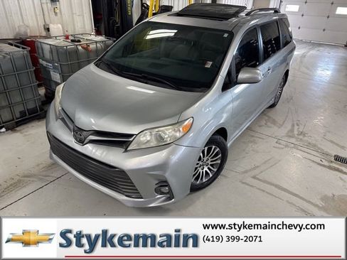 Used 2019 Toyota Sienna XLE w/ XLE Navigation Package image 20