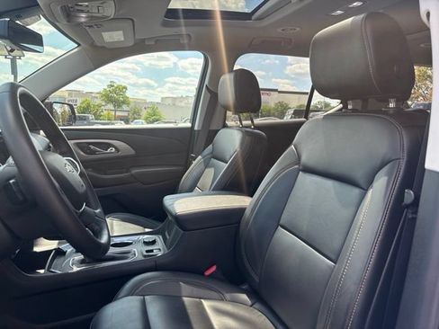 Used 2018 Chevrolet Traverse LT FWD image 5