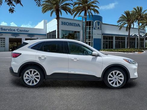 Used 2021 Ford Escape Titanium w/ Titanium Elite Package AWD/4WD image 9