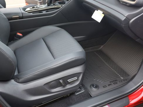 New 2026 Toyota Crown Signia Limited w/ Advanced Technology Package image 29