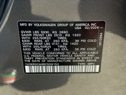 Used 2024 Volkswagen Atlas SE image 28