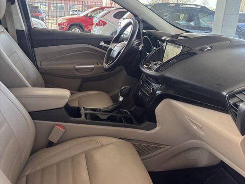 Used 2018 Ford Escape Titanium w/ Ford Safe & Smart Package image 17