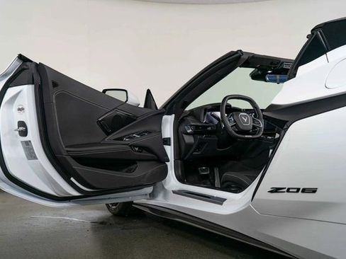 Used 2025 Chevrolet Corvette Z06 w/ Z07 Performance Package image 14