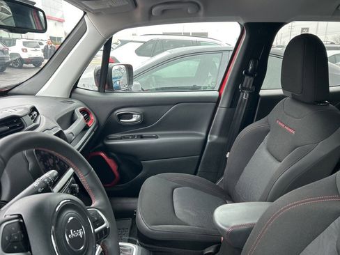 Used 2023 Jeep Renegade Trailhawk image 9