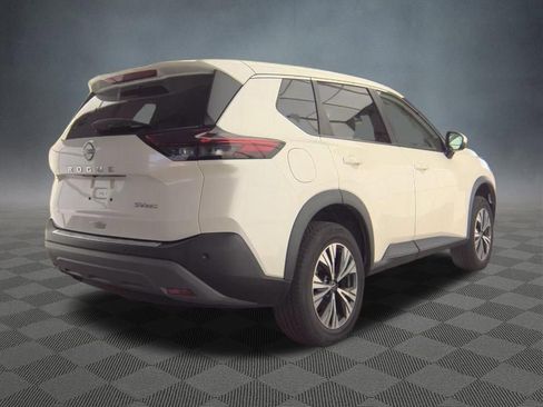 Used 2022 Nissan Rogue SV AWD/4WD image 2