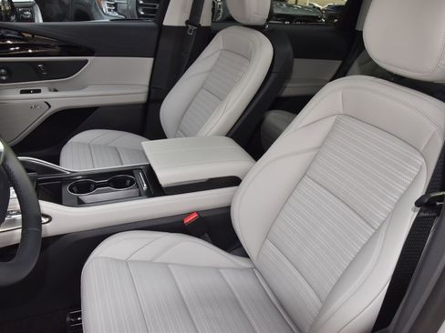 New 2026 Lincoln Nautilus Reserve image 34