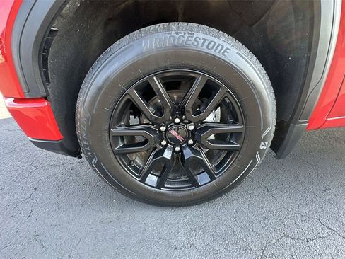 Used 2024 GMC Sierra 1500 Elevation image 10