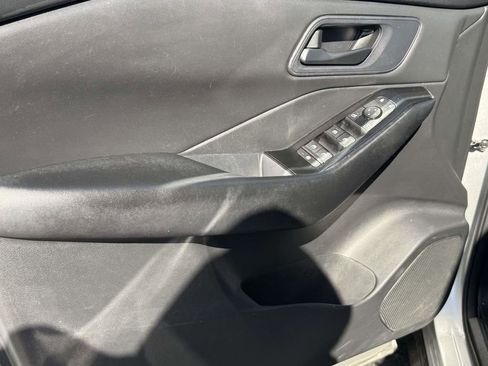 Used 2024 Nissan Rogue S FWD image 25