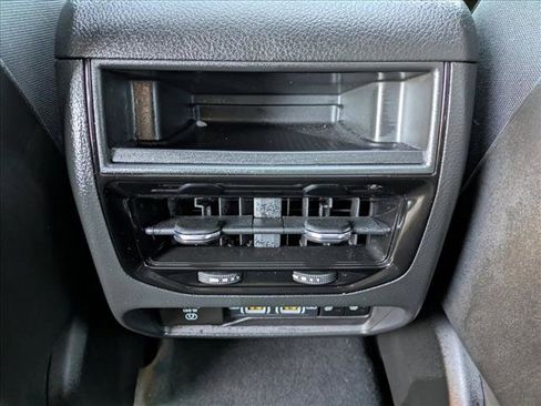 Used 2024 Jeep Grand Cherokee Limited image 17