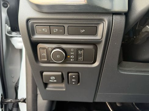 Used 2022 Ford F150 Lariat image 12