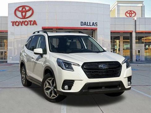 Used 2023 Subaru Forester Premium AWD/4WD image 1