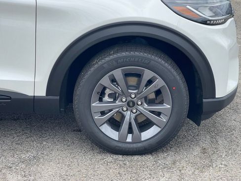 New 2026 Ford Explorer Active AWD/4WD image 26