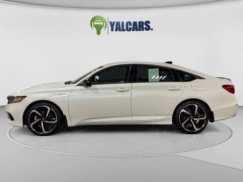 Used 2022 Honda Accord Sport image 2