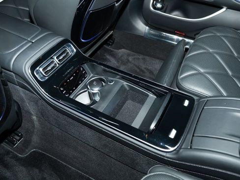 Certified 2022 Mercedes-Benz Maybach S 580 4MATIC image 46
