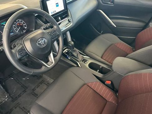 Used 2024 Toyota Corolla Cross AWD Hybrid w/ Moonroof Package image 11