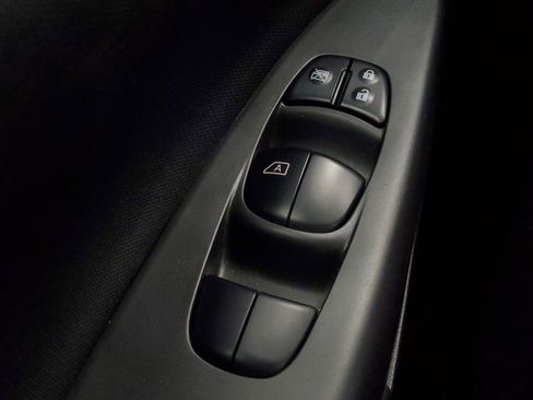 Used 2019 Nissan Sentra S w/ Appearance Package FWD image 16