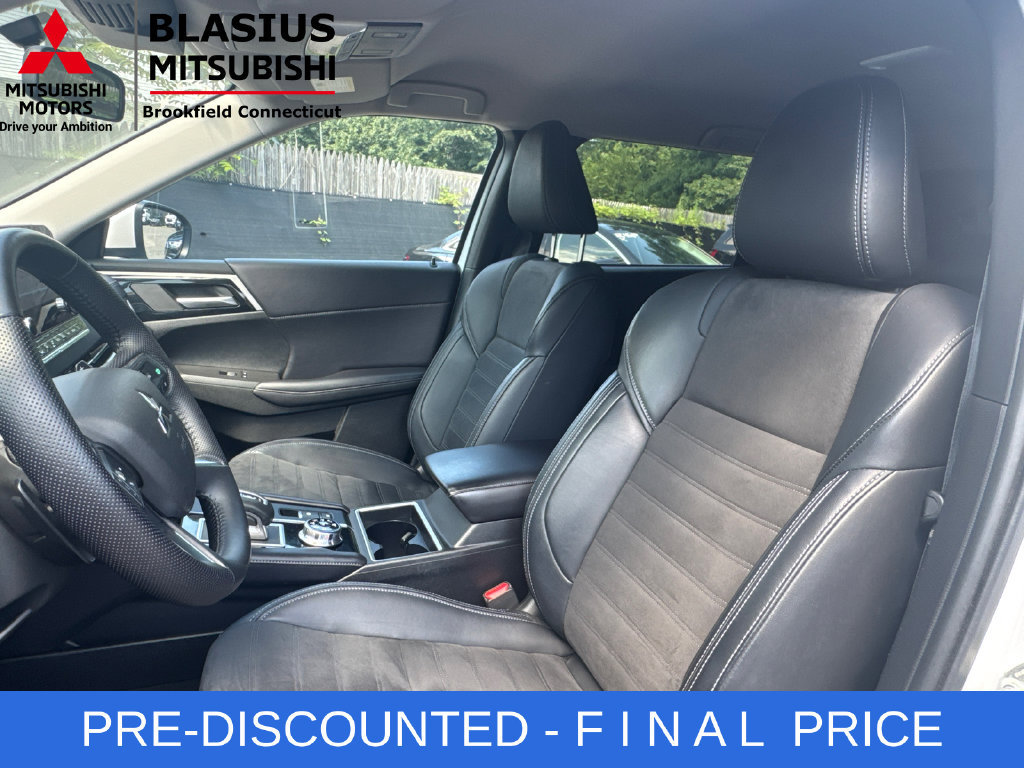 Used 2024 Mitsubishi Outlander 4WD Plug-In Hybrid image 13
