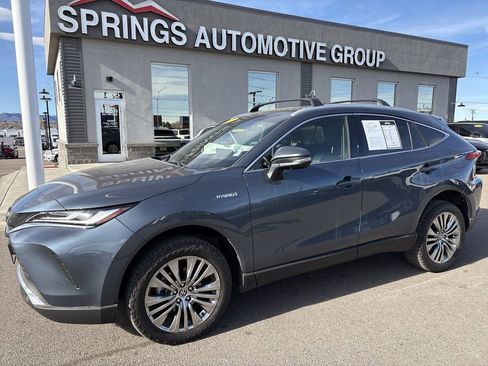 Used 2021 Toyota Venza image 1