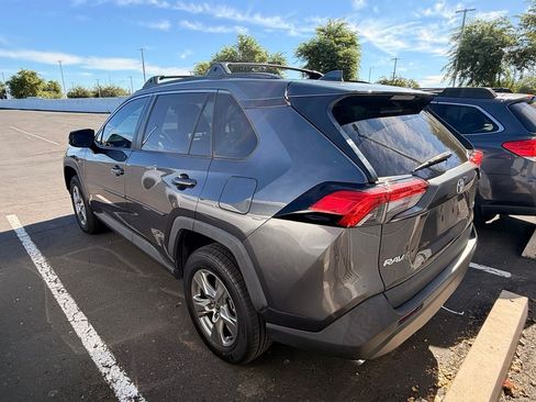 Used 2022 Toyota RAV4 XLE w/ Convenience Package FWD image 6
