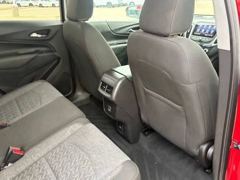Used 2023 Chevrolet Equinox LT image 38