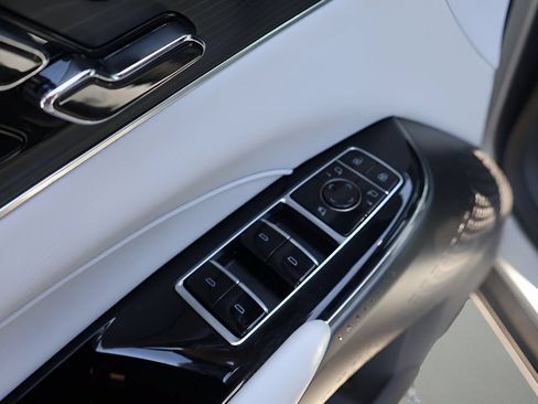 Certified 2024 Cadillac Lyriq Sport RWD image 10