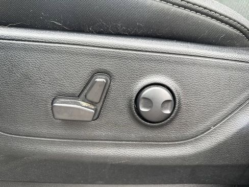 Used 2023 RAM 1500 Big Horn image 9