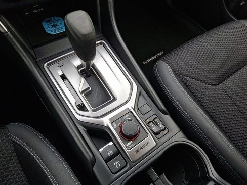 Used 2023 Subaru Forester Premium image 17