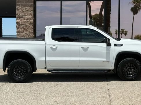 Used 2021 GMC Sierra 1500 AT4 w/ AT4 Preferred Package AWD/4WD image 14