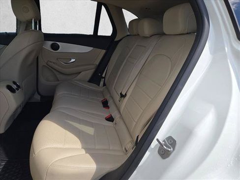 Used 2017 Mercedes-Benz GLC 300 4MATIC image 10