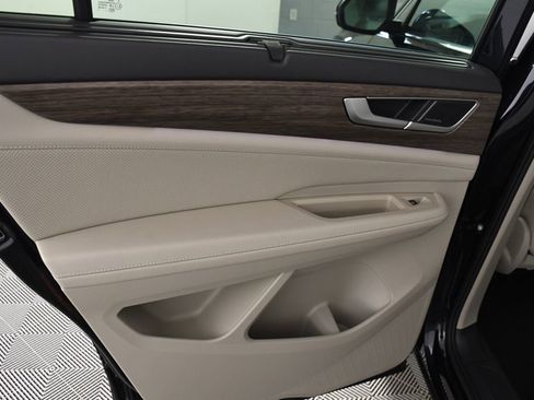 Used 2025 Volkswagen Atlas SEL Premium R-Line image 26