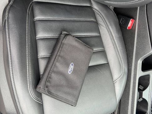 Used 2019 Ford Escape Titanium image 19