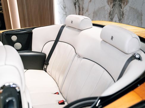 Used 2015 Rolls-Royce Phantom Drophead Coupe image 14