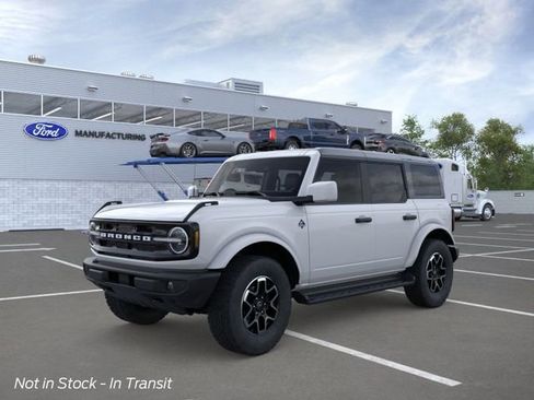 New 2026 Ford Bronco Outer Banks AWD/4WD image 1