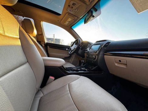 Used 2014 Kia Sorento EX w/ EX V6 Touring Package FWD image 9
