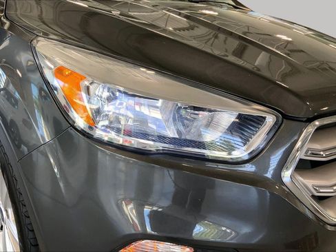 Used 2019 Ford Escape SE FWD image 27
