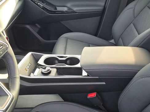 Used 2026 Chevrolet Equinox LT w/ Convenience Package II image 25