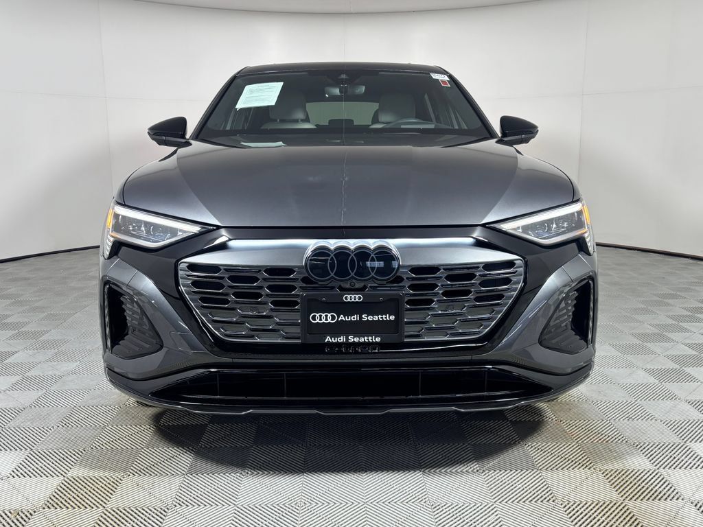 Used 2024 Audi Q8 e-tron Prestige w/ Prestige Package AWD/4WD image 2