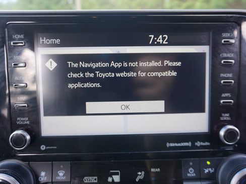 Used 2021 Toyota Highlander XLE FWD image 10