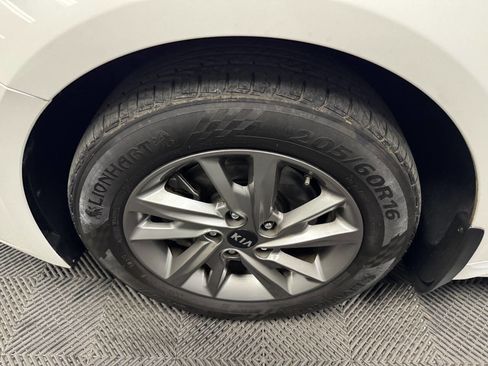 Used 2019 Kia Optima LX image 19