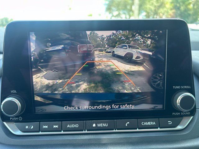Used 2024 Nissan Rogue S AWD/4WD image 13