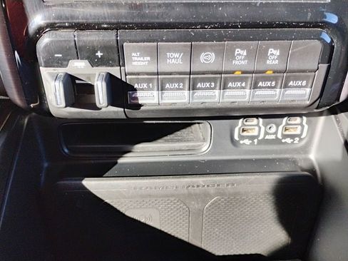 Used 2024 RAM 3500 Limited w/ Safety Group image 32