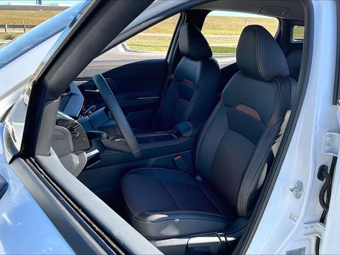 New 2026 Nissan Kicks SR image 9