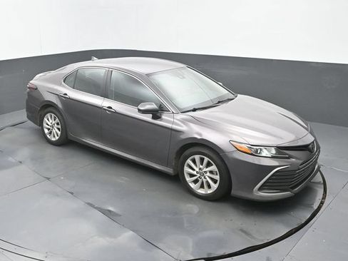 Used 2023 Toyota Camry LE FWD image 13