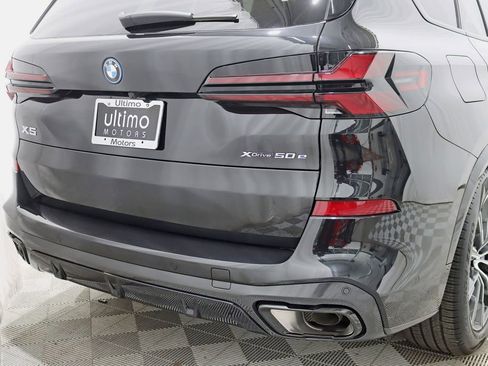 Used 2025 BMW X5 xDrive50e w/ M Sport Package image 12